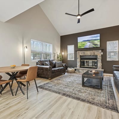 6BR Retreat: Hot Tub, Sauna & Cold Plunge